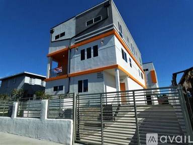 Main picture of 1626 S La Brea Ave