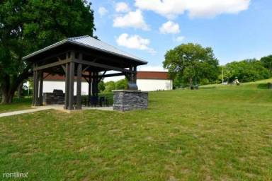 Main picture of The Overton Brentwood