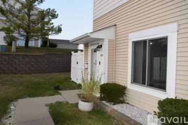 Main picture of 1484 Cornell Ter