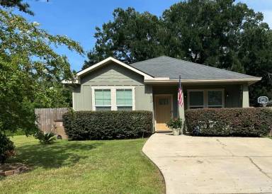 Main picture of 213 Seminole St