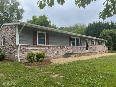Main picture of 313 Belleaire Dr