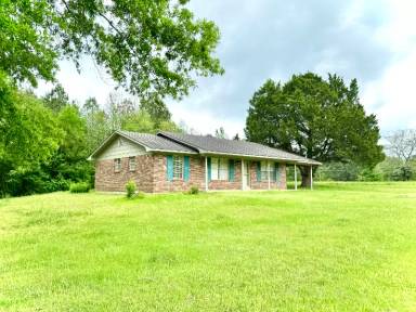 Main picture of 358 Center Rd