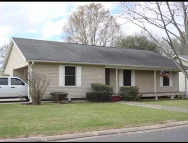 Main picture of 301 Nottingham Cir