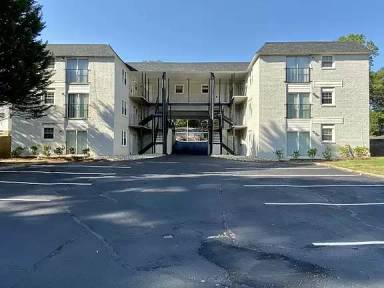 Main picture of 135 Oakwood Ave