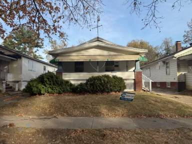 Main picture of 1390 N Huron St