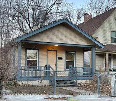 Main picture of 402 E Kiowa St