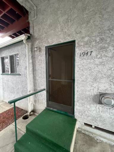 Main picture of 1939 1/2 Morena Blvd