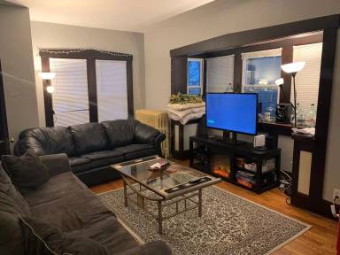 Main picture of 2929 N Maryland Ave