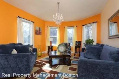 Main picture of 13 Crawford St