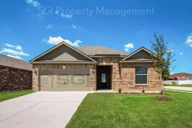 Main picture of 412 Harbor Oaks Dr