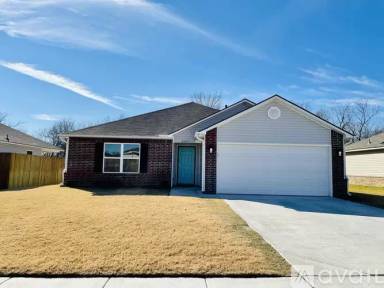 Main picture of 2907 E Quincy St