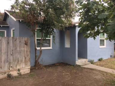 Main picture of 706 S Locust St