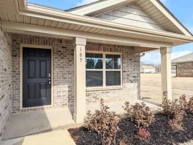 Main picture of 165 Meadow Ridge Dr