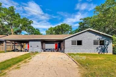 Main picture of 2607 Parker Ln