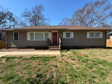 Main picture of 224 Cunningham Dr