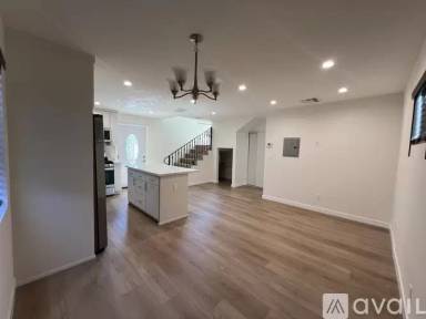 Main picture of 20803 Burbank Blvd