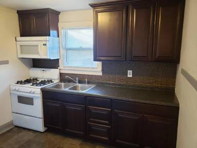 Main picture of 524 Jefferson St