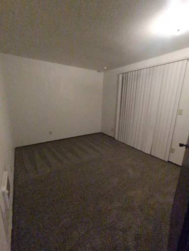 Main picture of 555 SE Court St