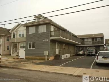 Main picture of 223 Webster Ave