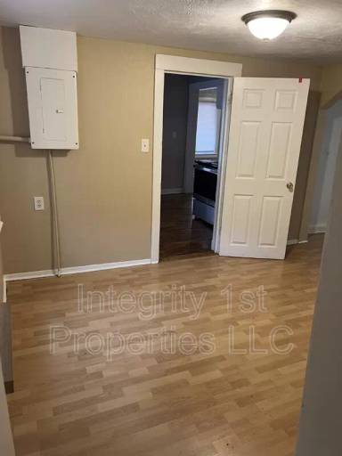 Main picture of 2908 W 44th Ave