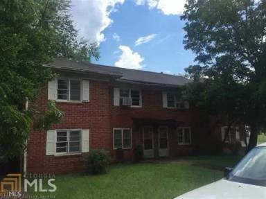 Main picture of 300 Mallory St. - B