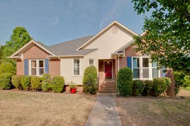 Main picture of 180 Jarrett Ln