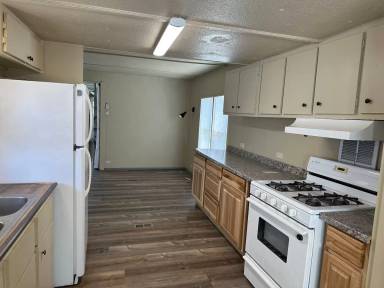 Main picture of 2903 NE Riverside Ave