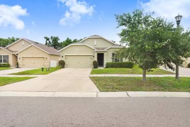 Main picture of 6867 Wagon Trail St
