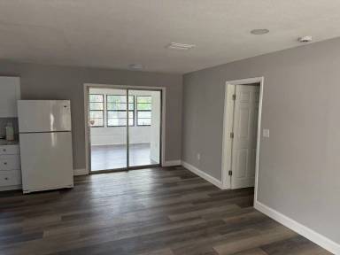 Main picture of 1321 Cambridge Dr