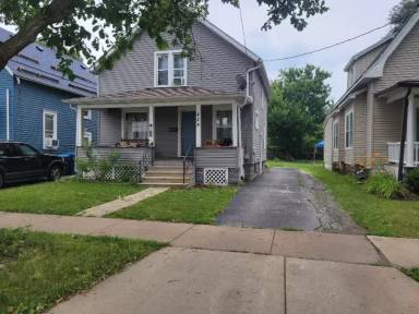 Main picture of 428 Woodlawn Ave