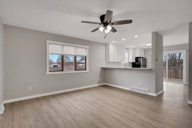 Main picture of 705-707 Cardinal Ave