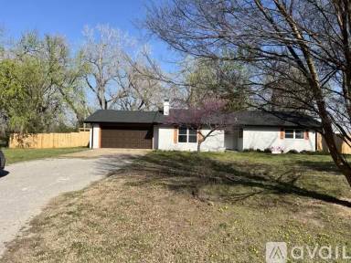 Main picture of 3709 N Lincoln St