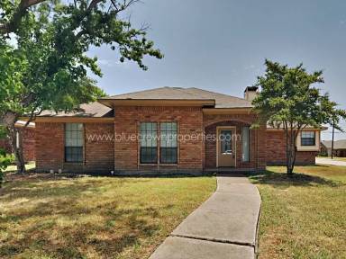 Main picture of 615 Stoneybrook Dr