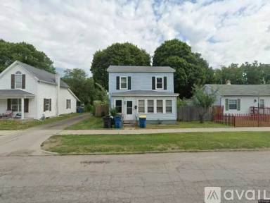 Main picture of 932 E 5th St