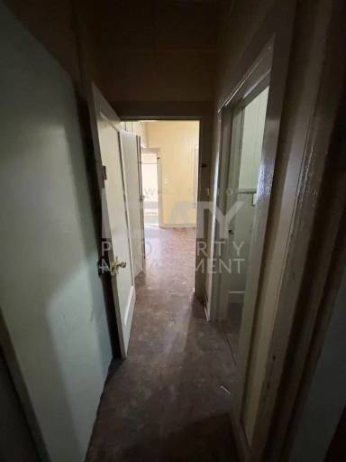 Main picture of 714 NW Evangeline Trwy