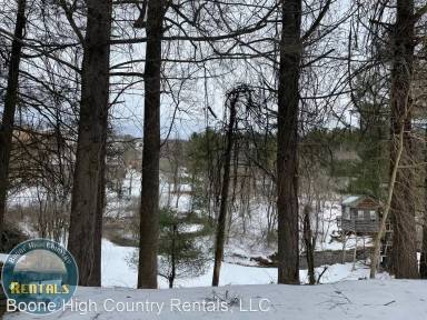 Main picture of 368 Lakeview Dr