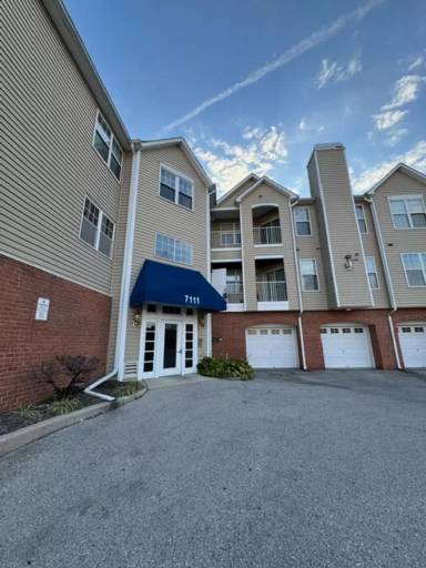Main picture of 7111 Sandown Cir