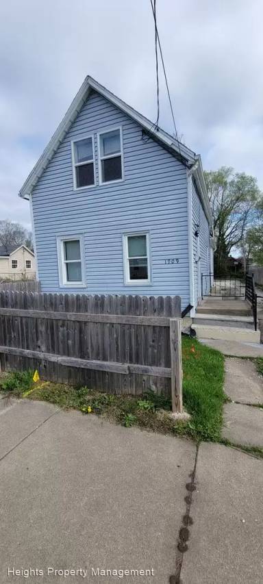 Main picture of 1909 W Marquette St