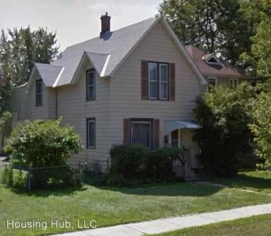 Main picture of 914 Armstrong Ave