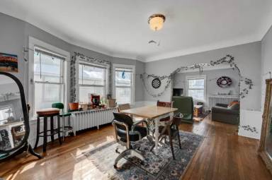 Main picture of 2521 Pleasant Ave