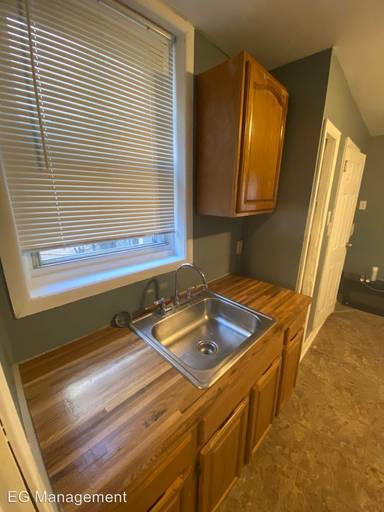 Main picture of 3054 Richmond St