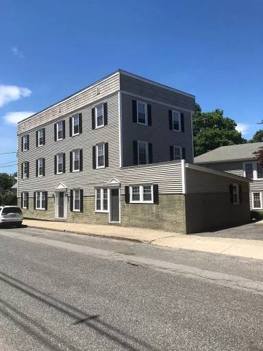 Main picture of 100 Apsley St