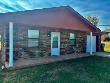 Main picture of 735 County Road 1350