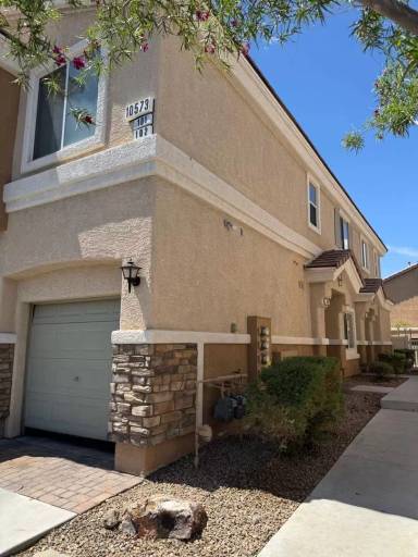 Main picture of 10573 Petricola St