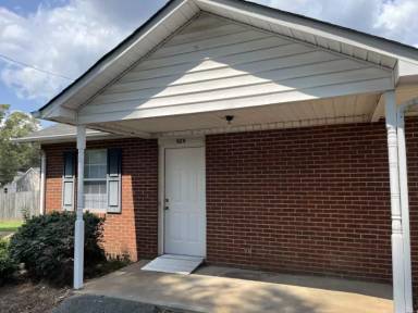 Main picture of 929 Oak St