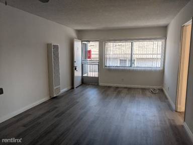 Main picture of 1009 E Grand Ave