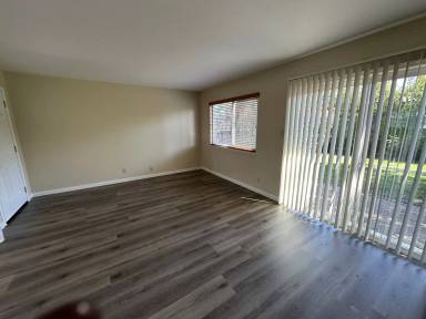 Main picture of 1250 Flora Ave