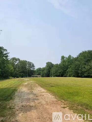 Main picture of 225 Old Thaxton Rd