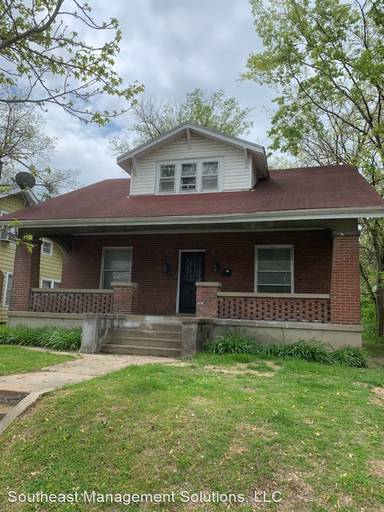 Main picture of 319 N West End Blvd