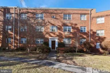 Main picture of 1732 W Abingdon Dr